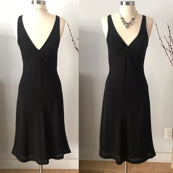 Zara Dresses & Skirts - EUC✨Zara Black Dress size 6